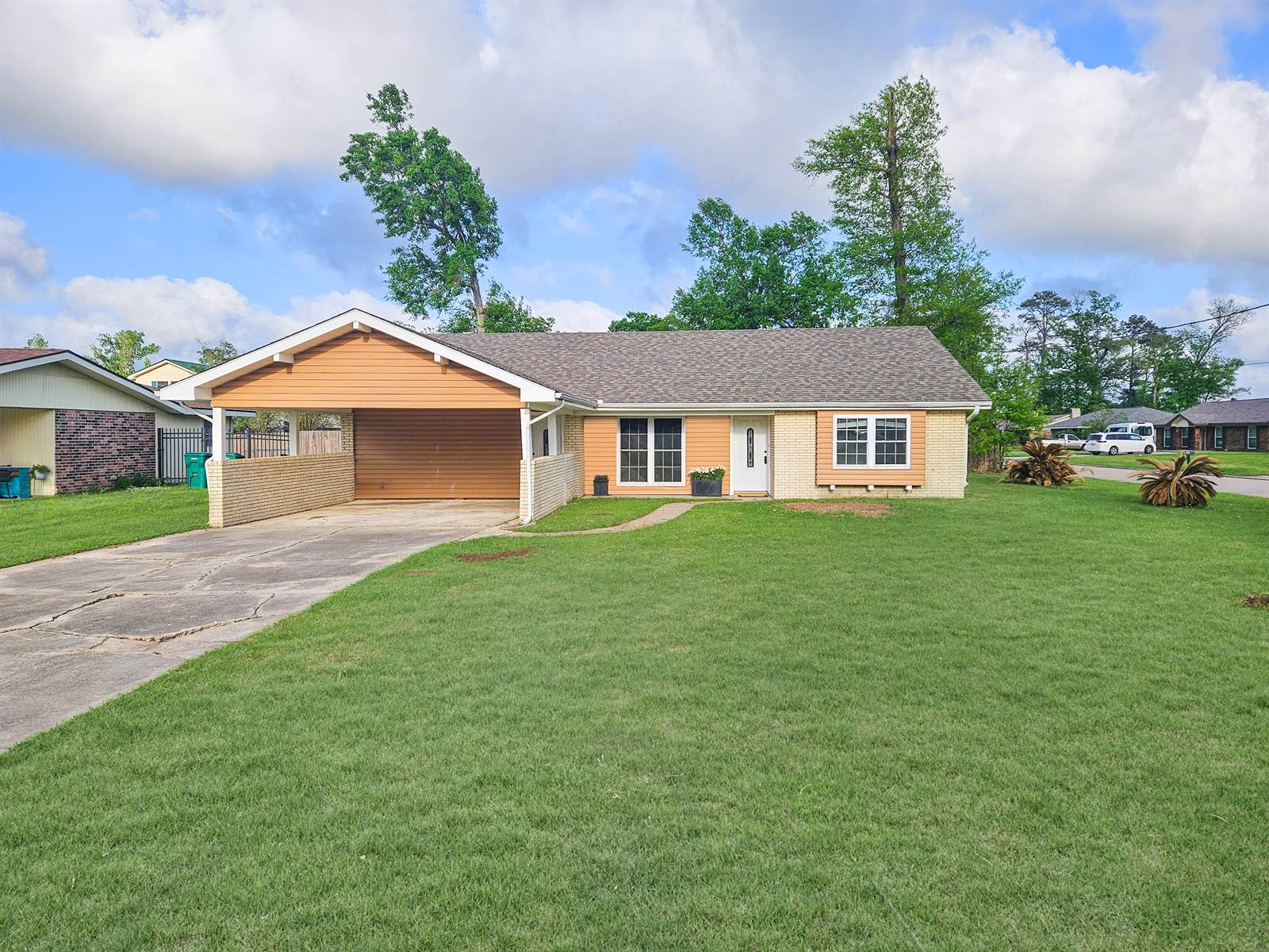 435 Louisiana Ave, Sulphur, LA 70663