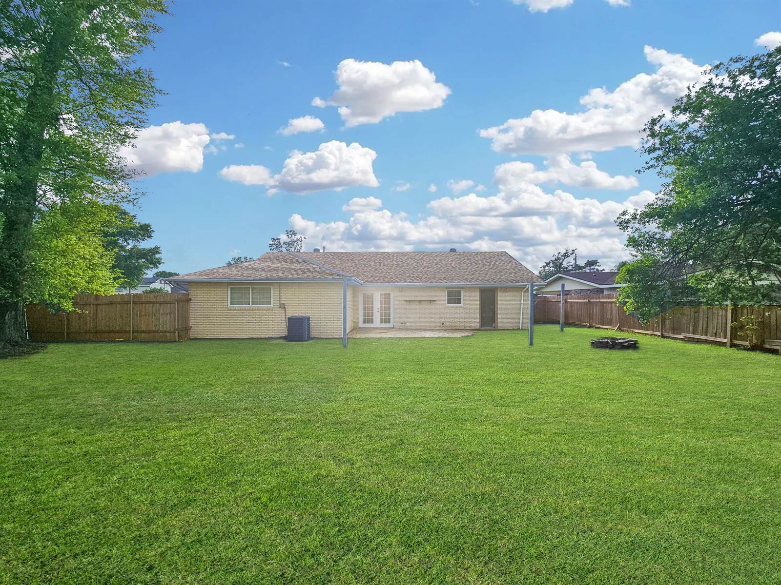 435 Louisiana Ave, Sulphur, LA 70663