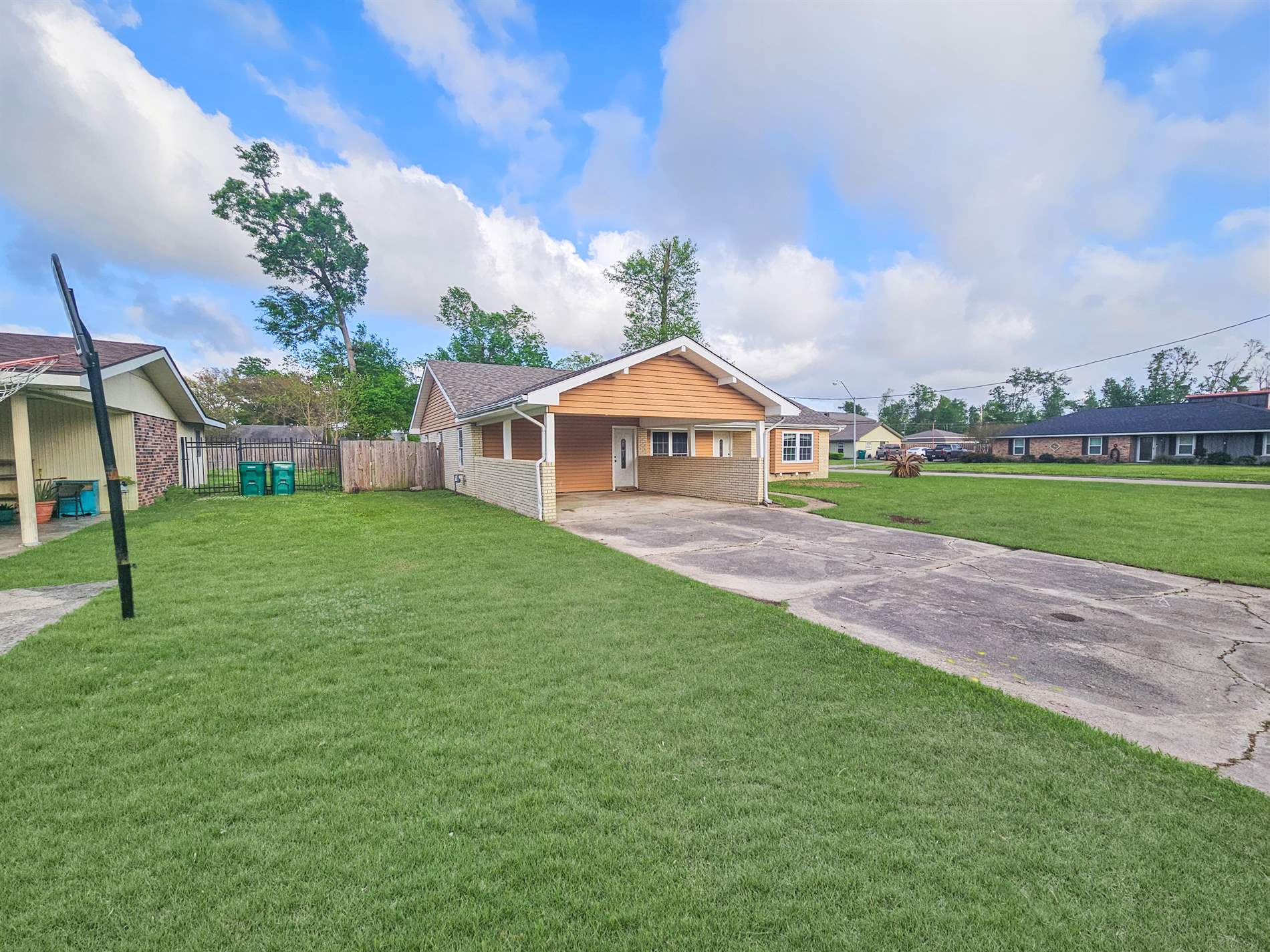 435 Louisiana Ave, Sulphur, LA 70663