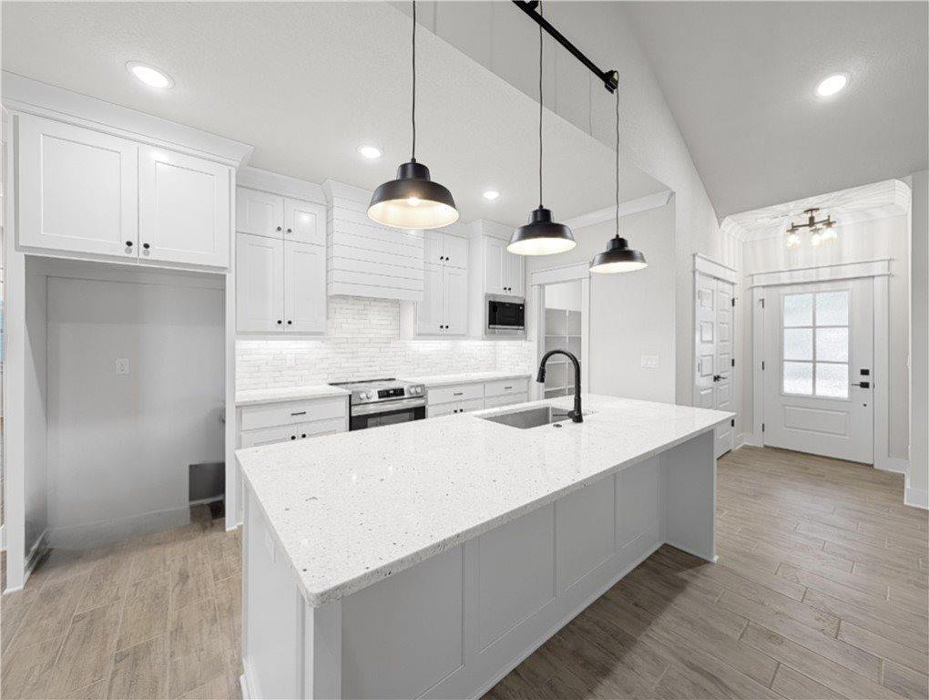 8 Highworth Lane, Bella Vista, AR 72714