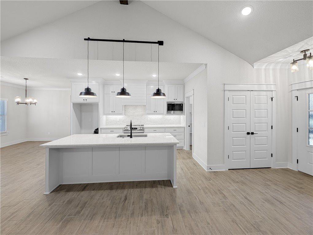 8 Highworth Lane, Bella Vista, AR 72714