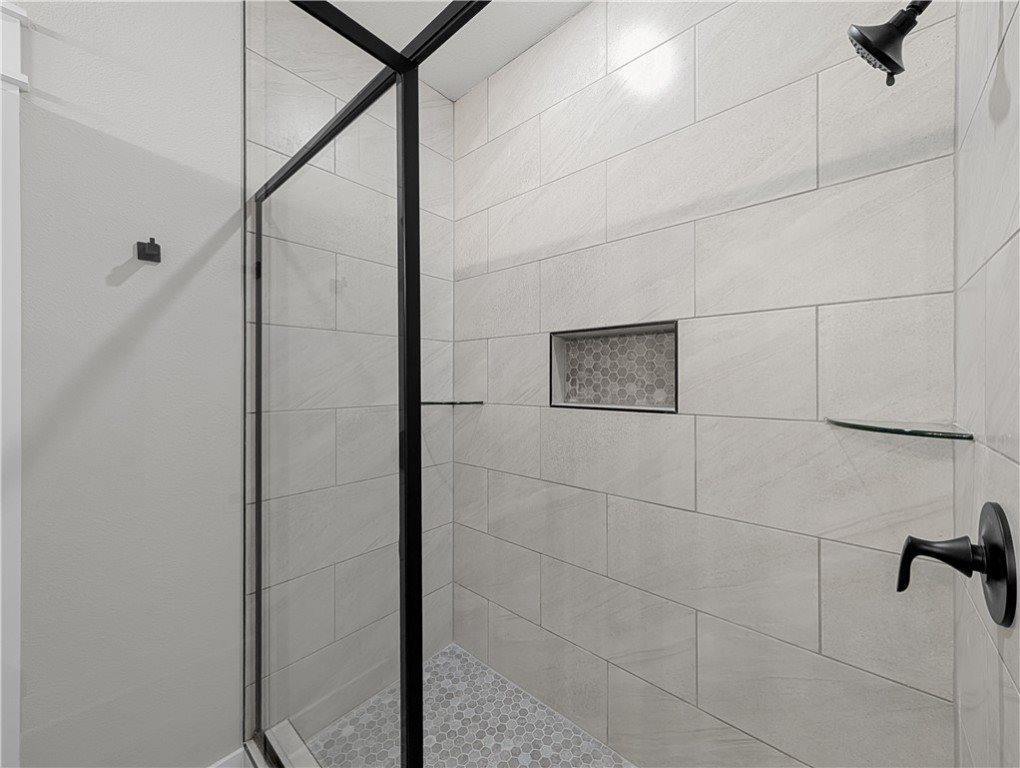 8 Highworth Lane, Bella Vista, AR 72714