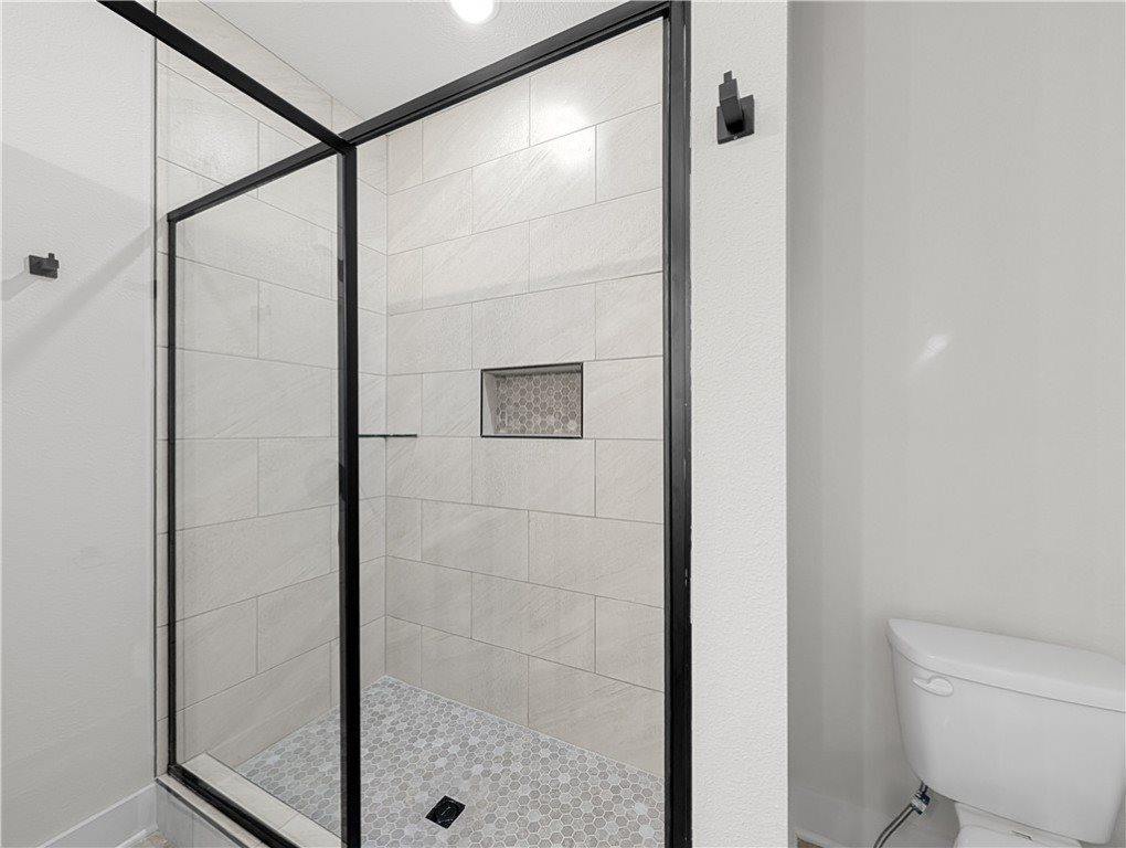 8 Highworth Lane, Bella Vista, AR 72714