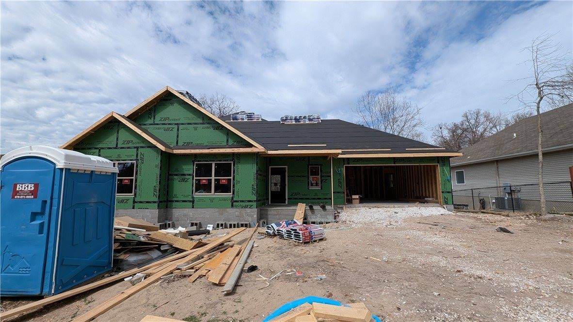 8 Highworth Lane, Bella Vista, AR 72714