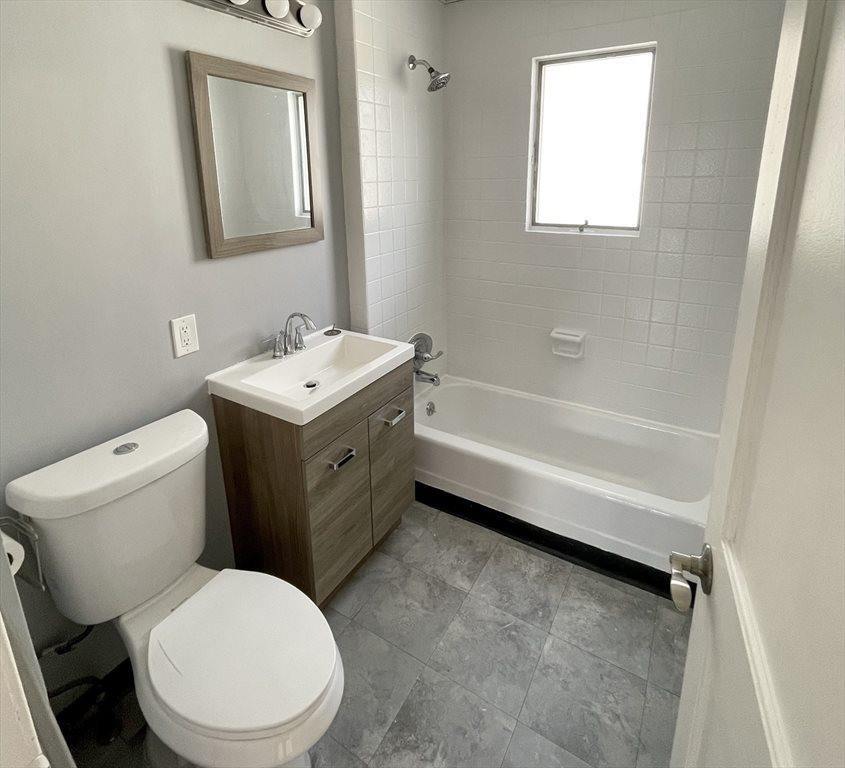 564 Springfield, Chicopee, MA 01013