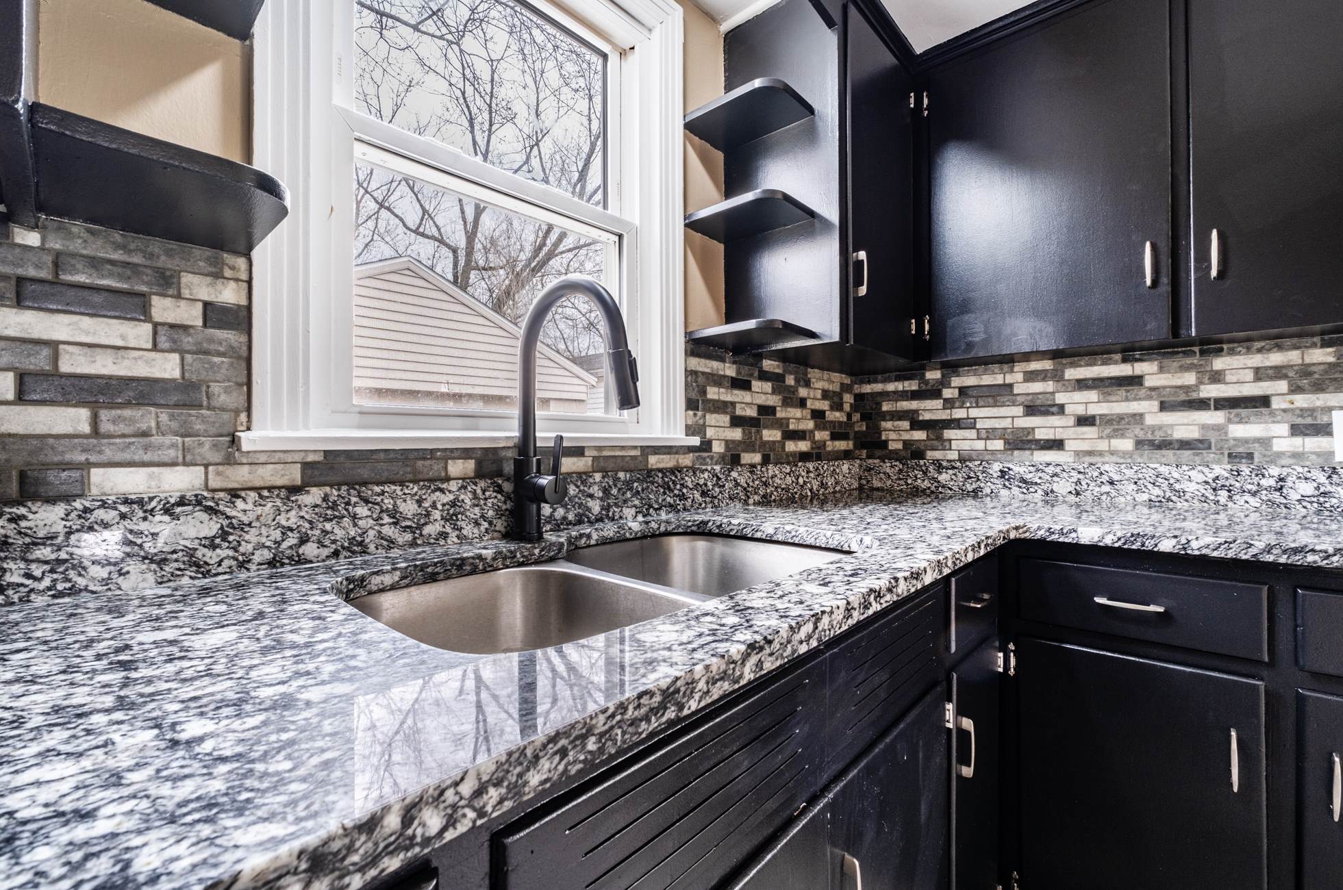 449 N Glenellen, Youngstown, OH 44509