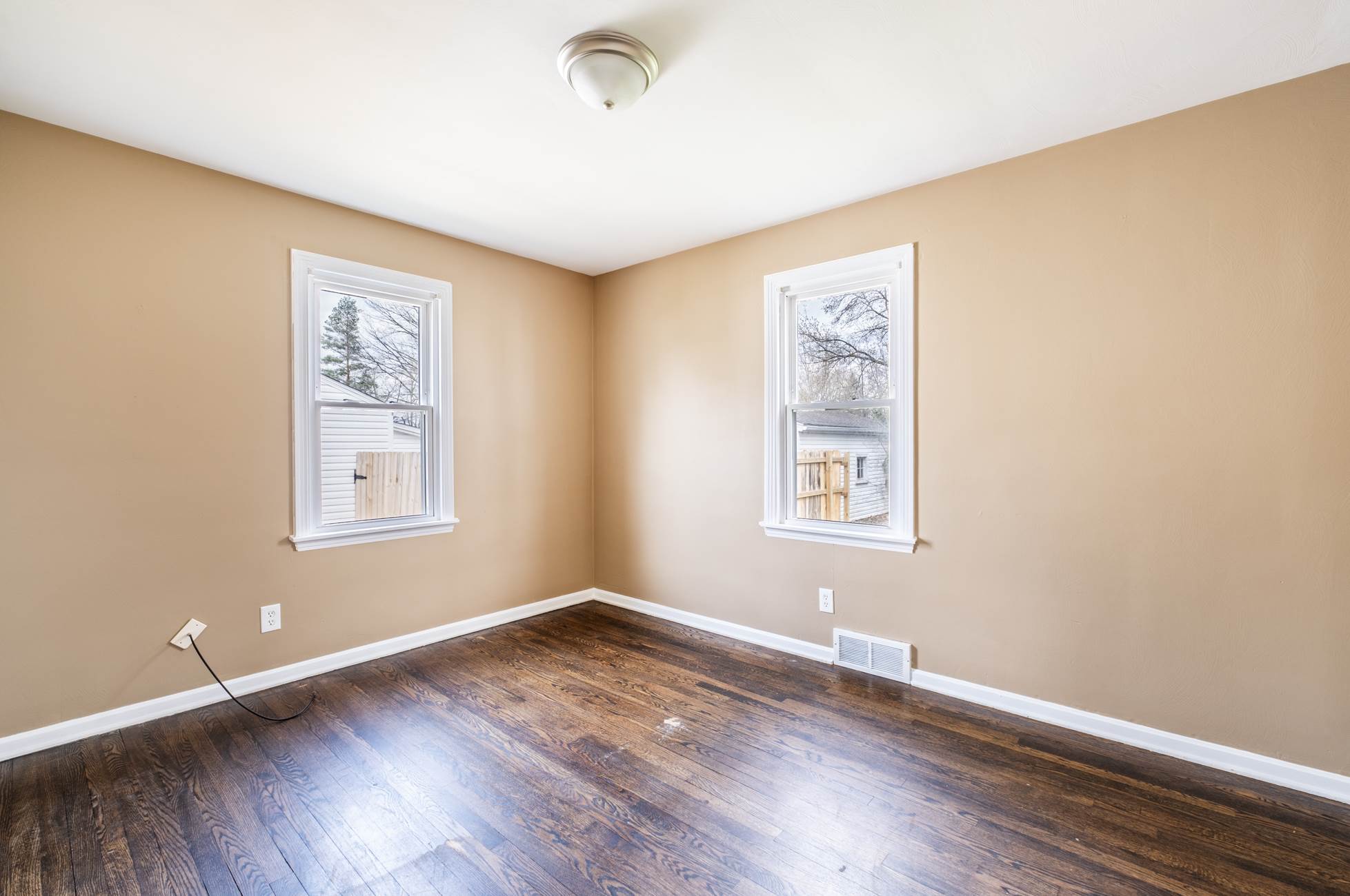 449 N Glenellen, Youngstown, OH 44509