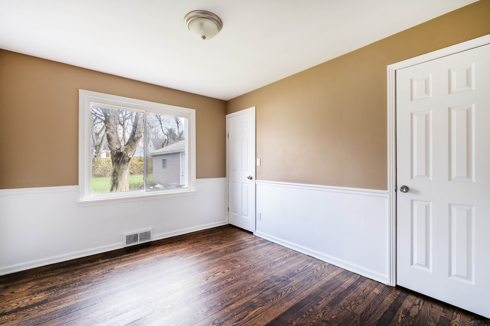 449 N Glenellen, Youngstown, OH 44509