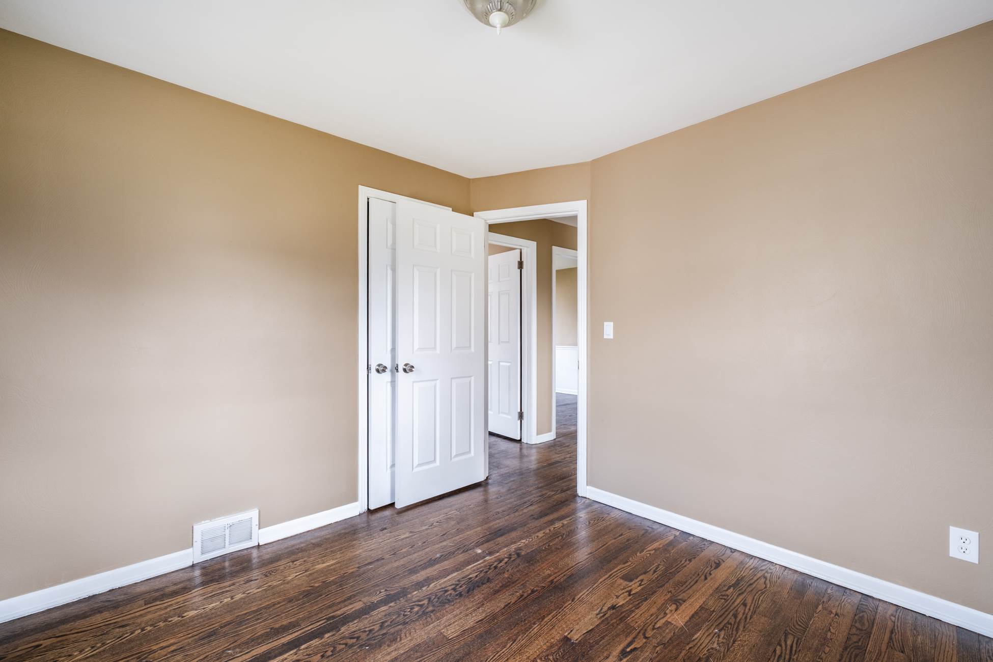 449 N Glenellen, Youngstown, OH 44509