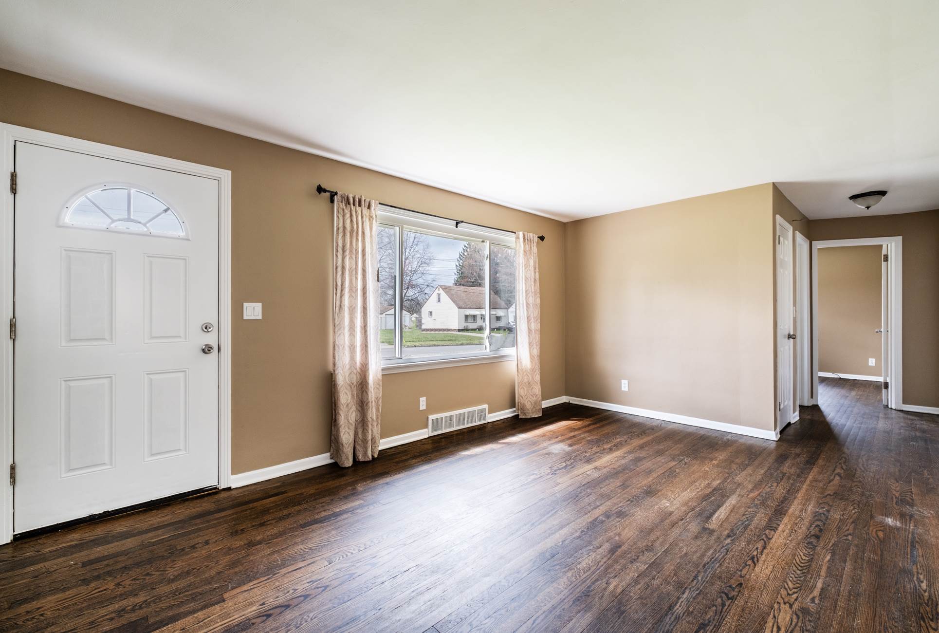 449 N Glenellen, Youngstown, OH 44509