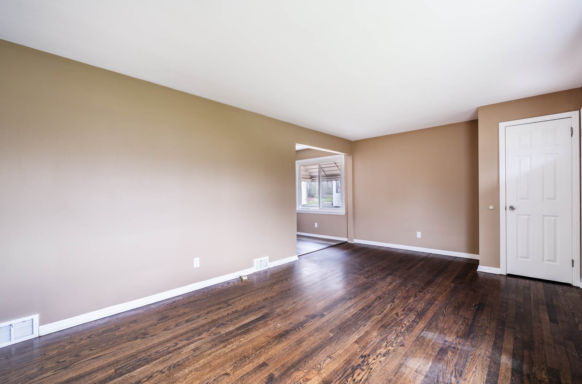 449 N Glenellen, Youngstown, OH 44509