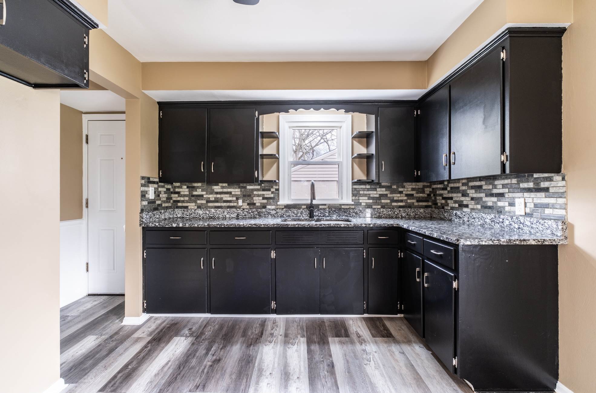 449 N Glenellen, Youngstown, OH 44509