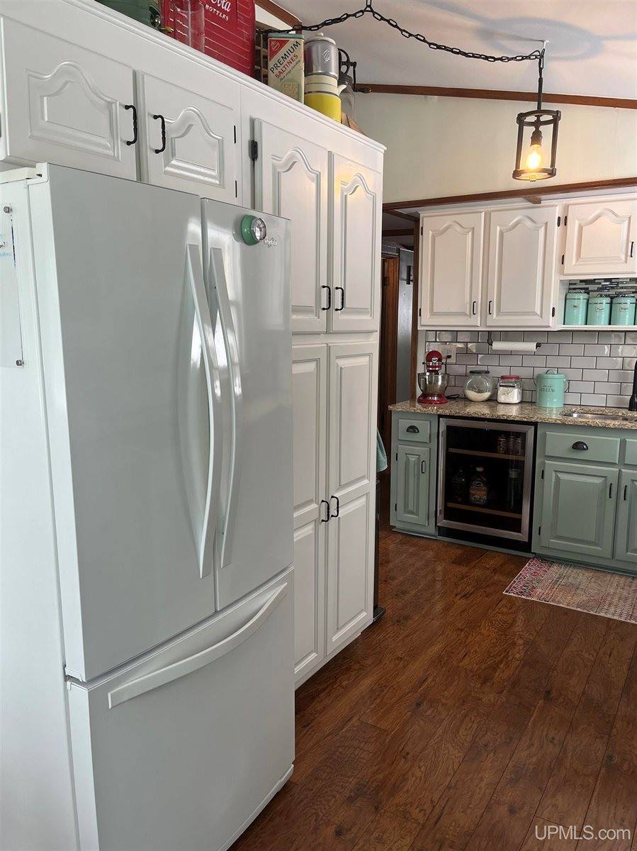 1904 E Kolpack Road, Skandia, MI 49855