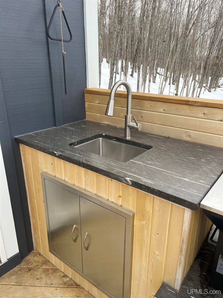 1904 E Kolpack Road, Skandia, MI 49855