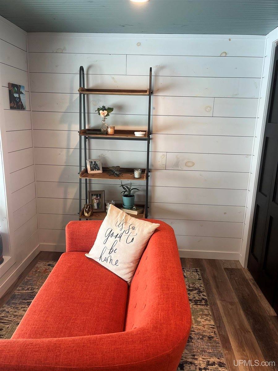 1904 E Kolpack Road, Skandia, MI 49855