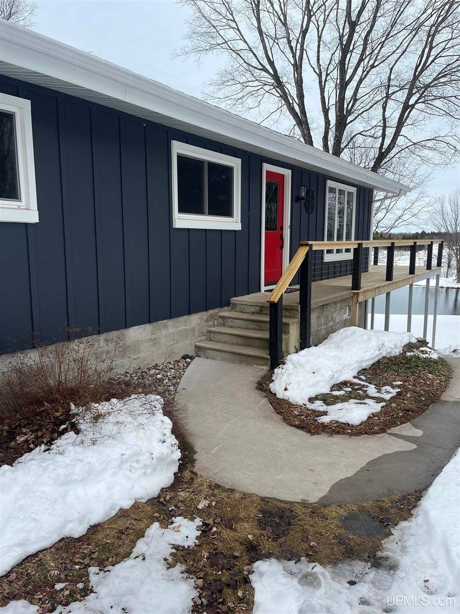 1904 E Kolpack Road, Skandia, MI 49855