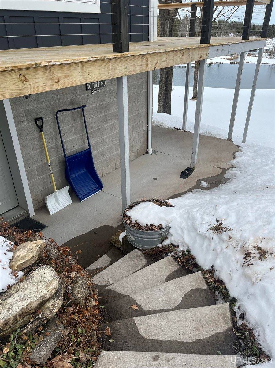 1904 E Kolpack Road, Skandia, MI 49855
