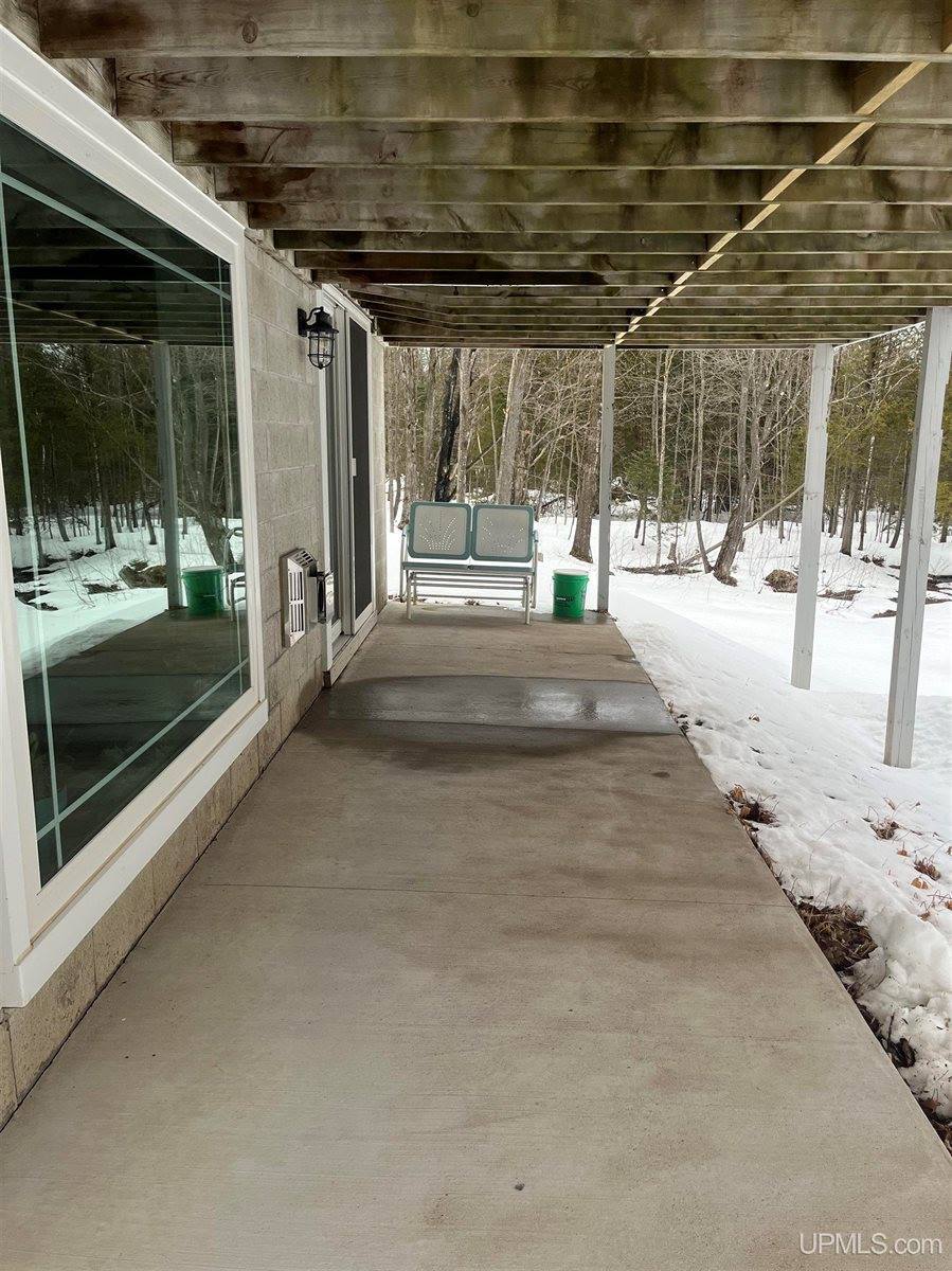 1904 E Kolpack Road, Skandia, MI 49855
