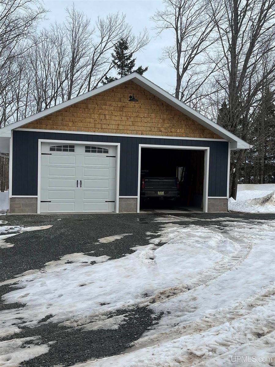 1904 E Kolpack Road, Skandia, MI 49855