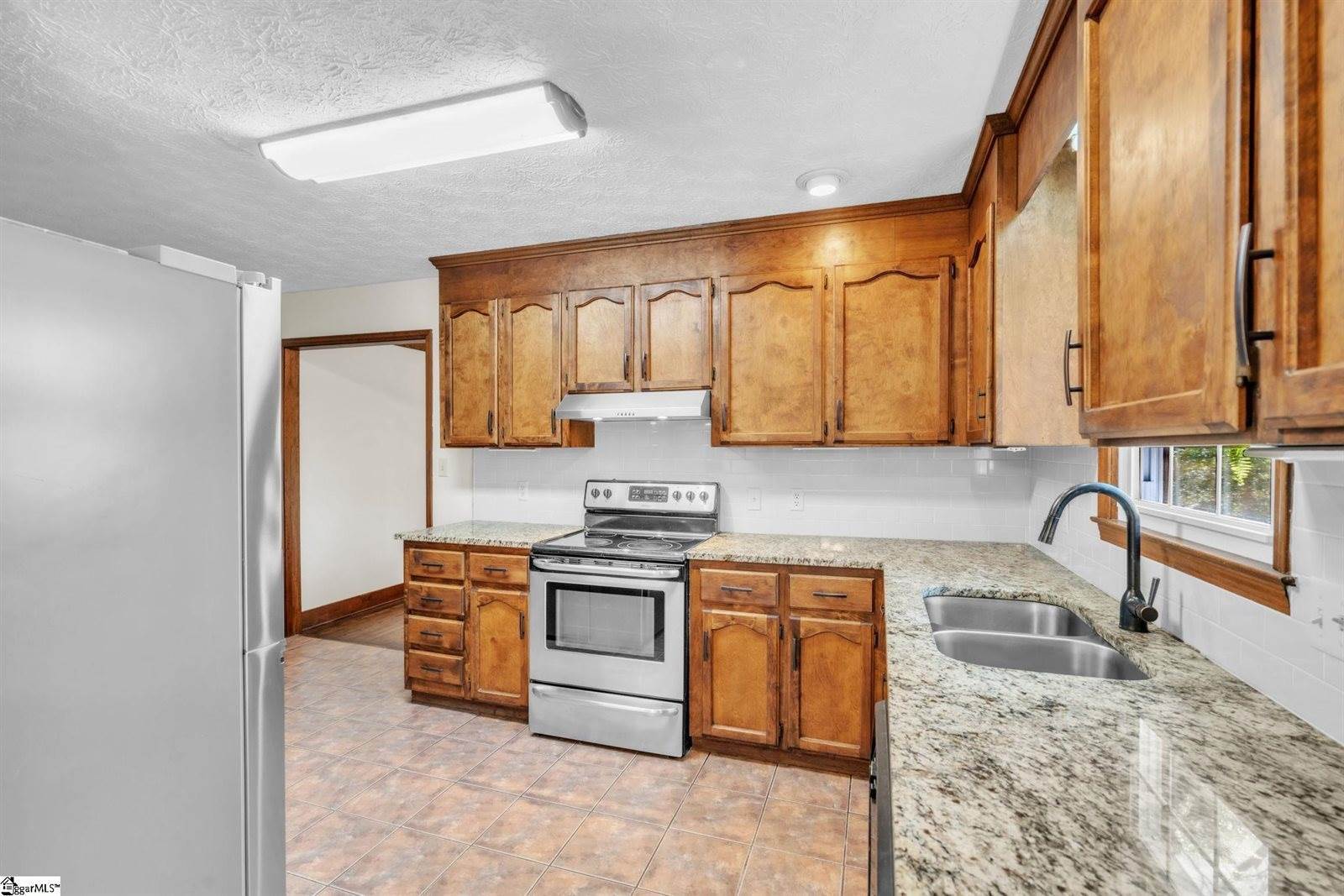 80 Carolina, Fountain Inn, SC 29644