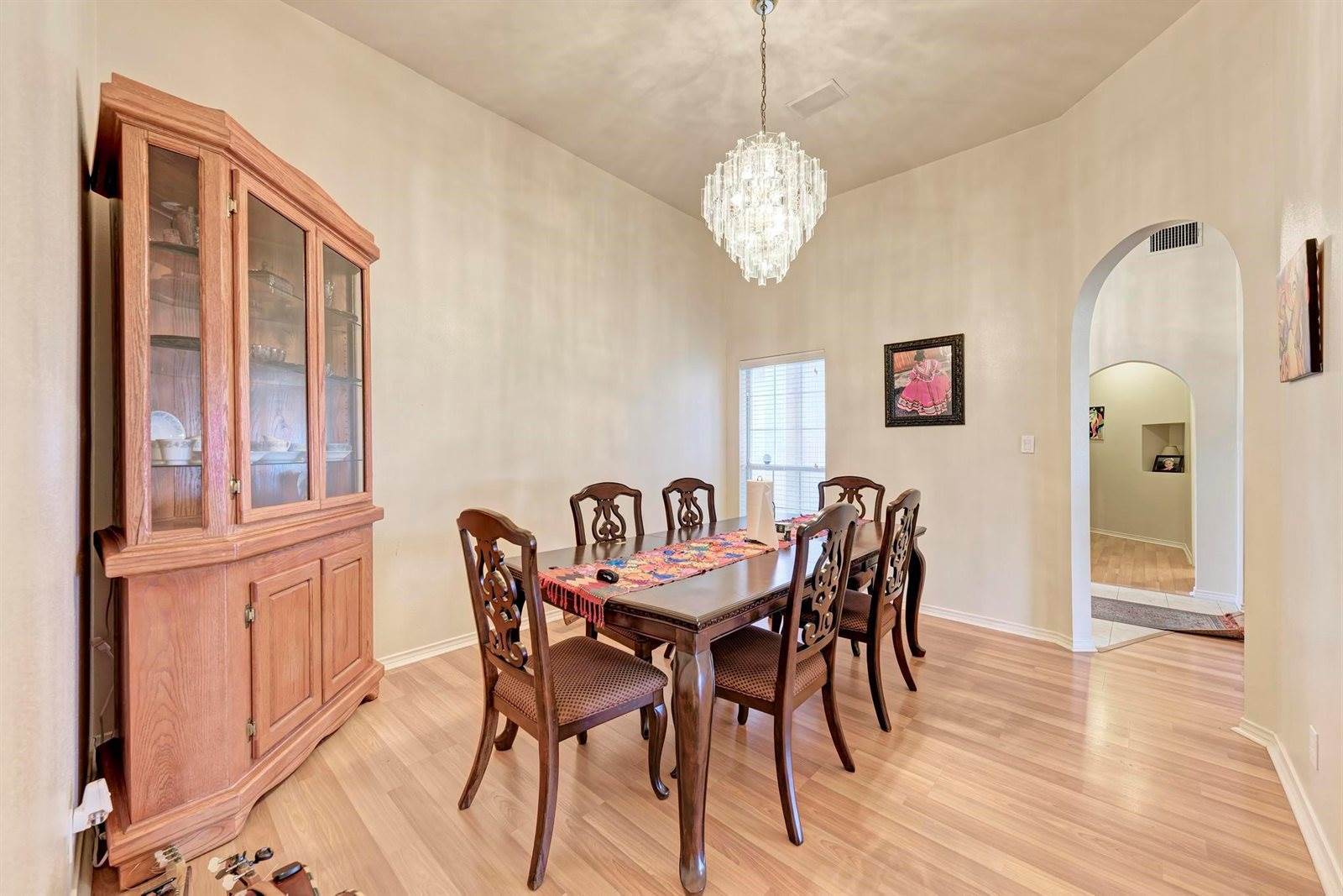 1610 Meadow Ln, Lockhart, TX 78644
