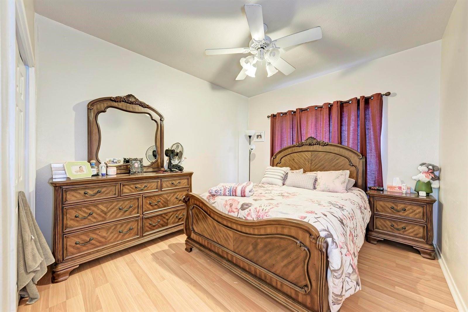 1610 Meadow Ln, Lockhart, TX 78644