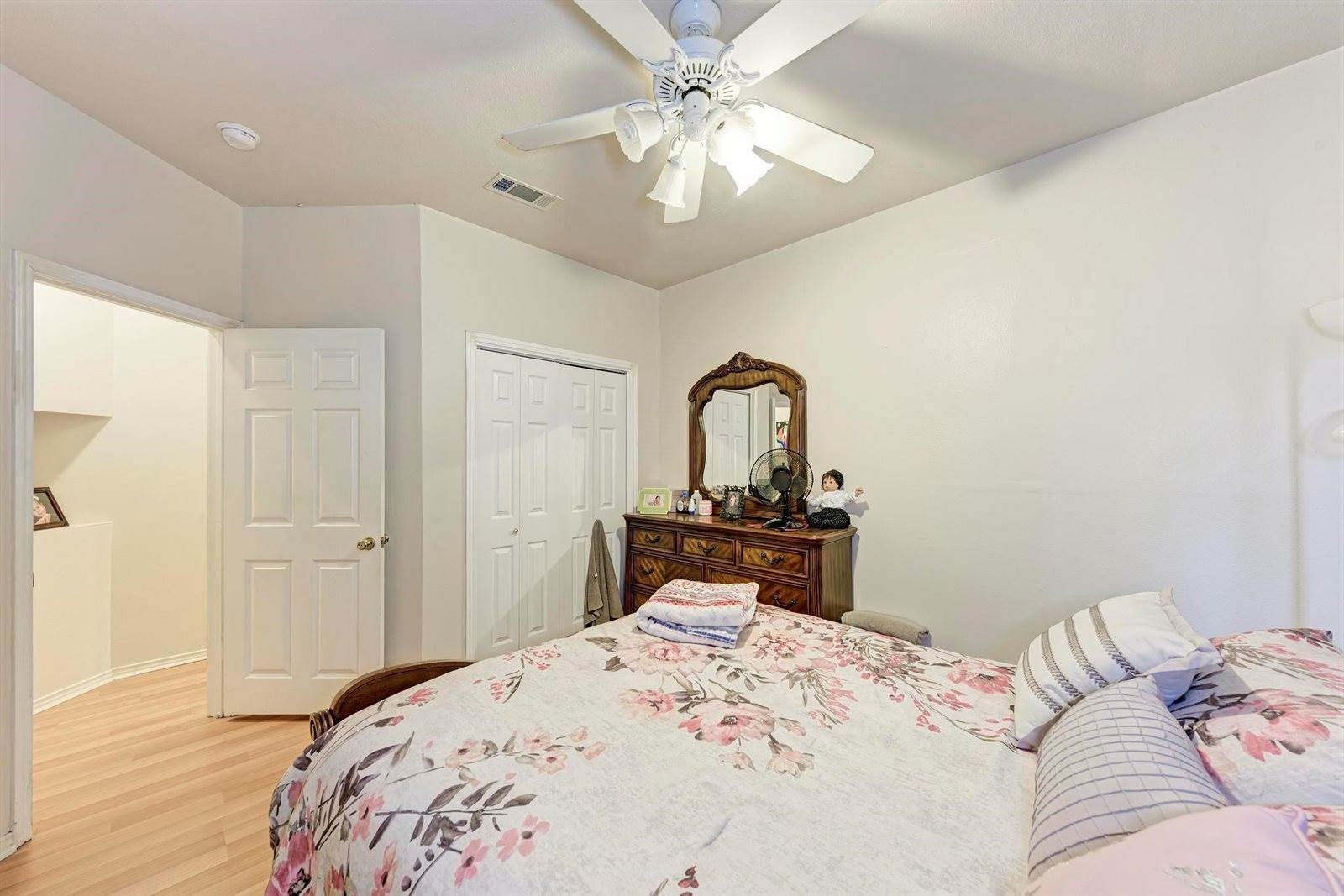 1610 Meadow Ln, Lockhart, TX 78644
