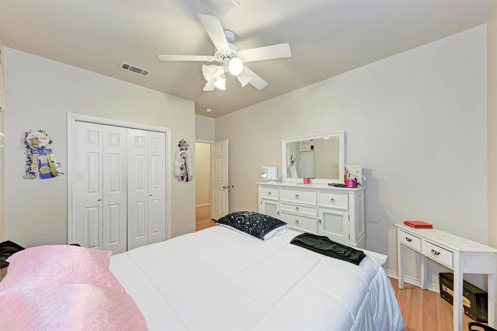 1610 Meadow Ln, Lockhart, TX 78644