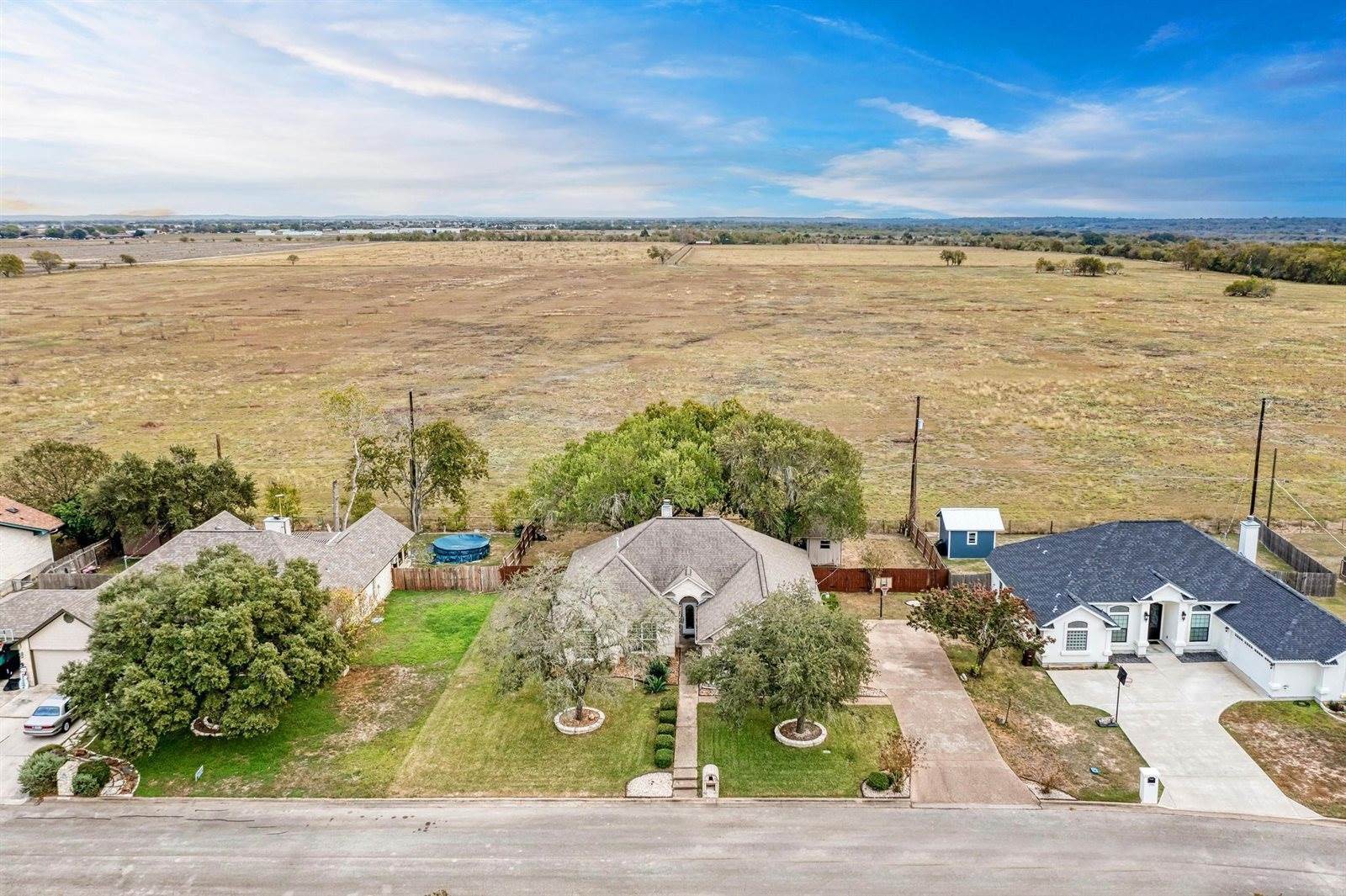 1610 Meadow Ln, Lockhart, TX 78644