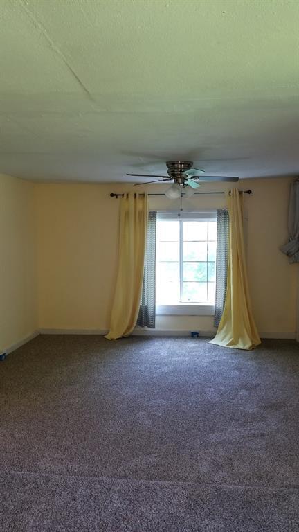 1387 East Market St, Lockhart, TX 78644