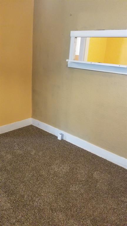 1387 East Market St, Lockhart, TX 78644