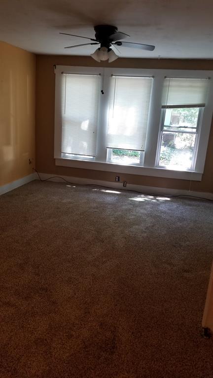 1387 East Market St, Lockhart, TX 78644