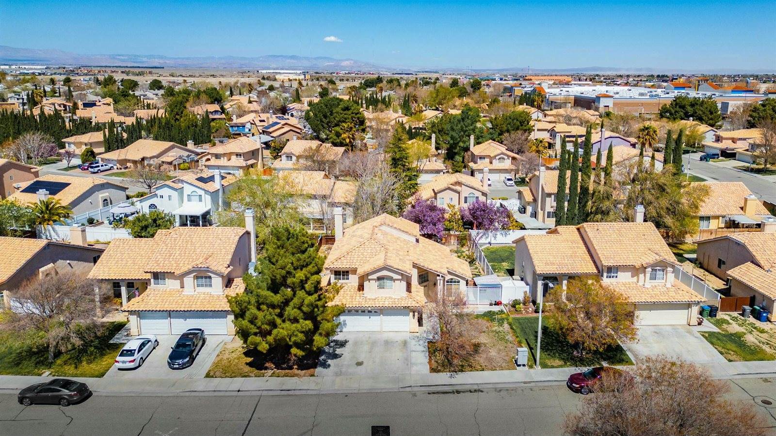 2535 Overland Avenue, Lancaster, CA 93536