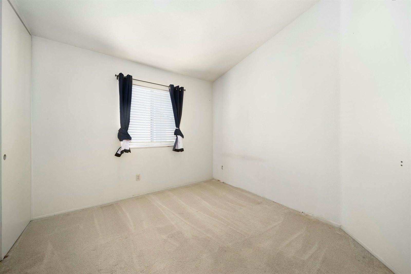 2535 Overland Avenue, Lancaster, CA 93536