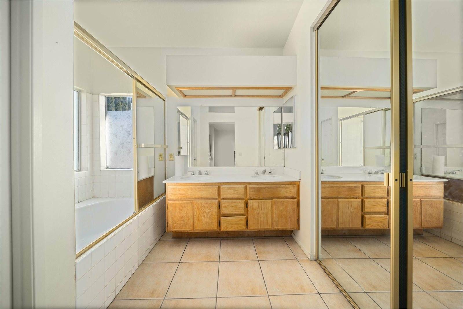 2535 Overland Avenue, Lancaster, CA 93536