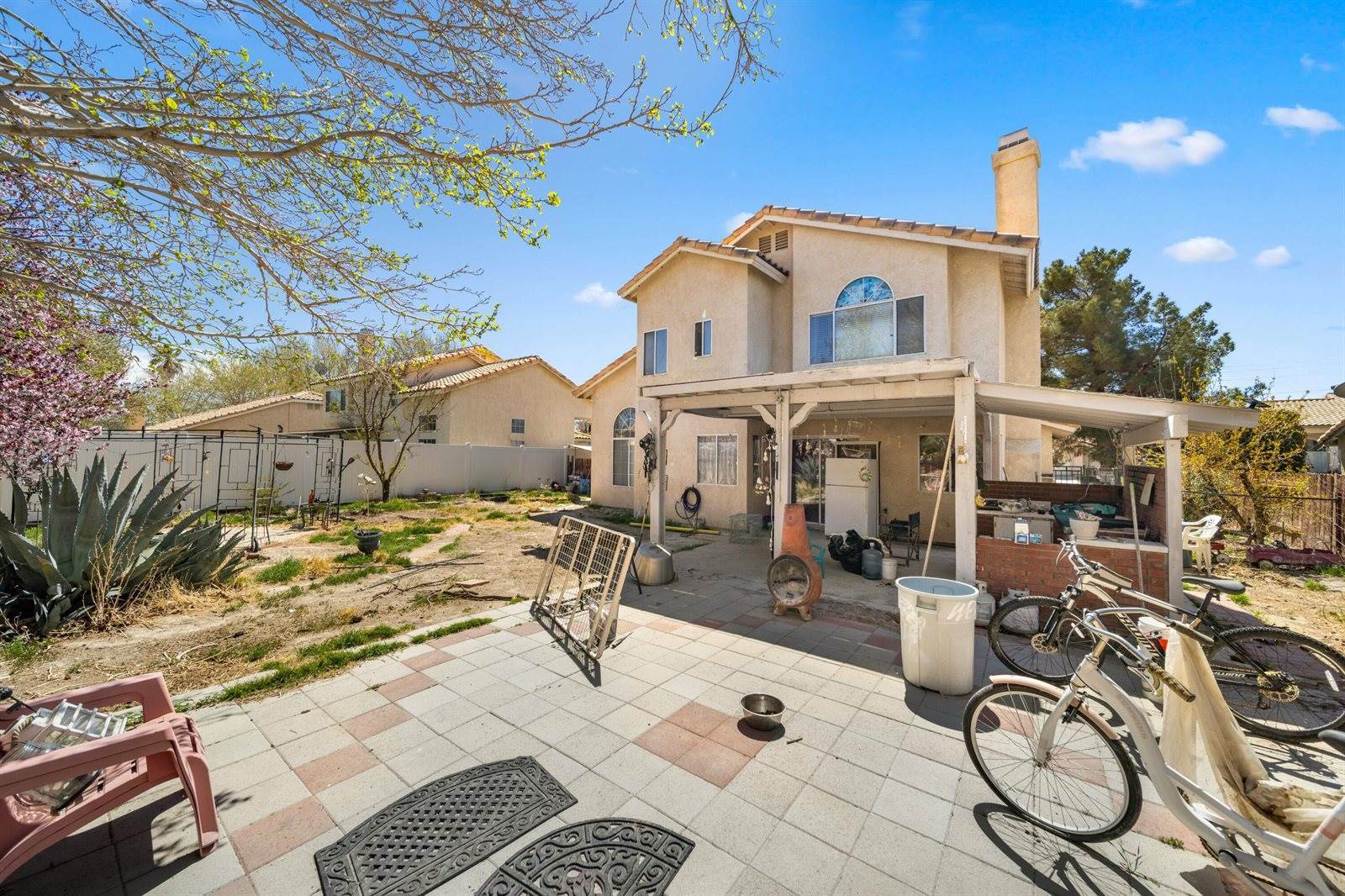 2535 Overland Avenue, Lancaster, CA 93536