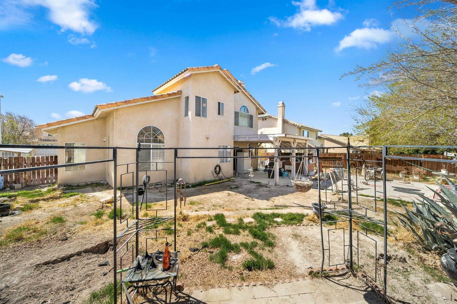 2535 Overland Avenue, Lancaster, CA 93536