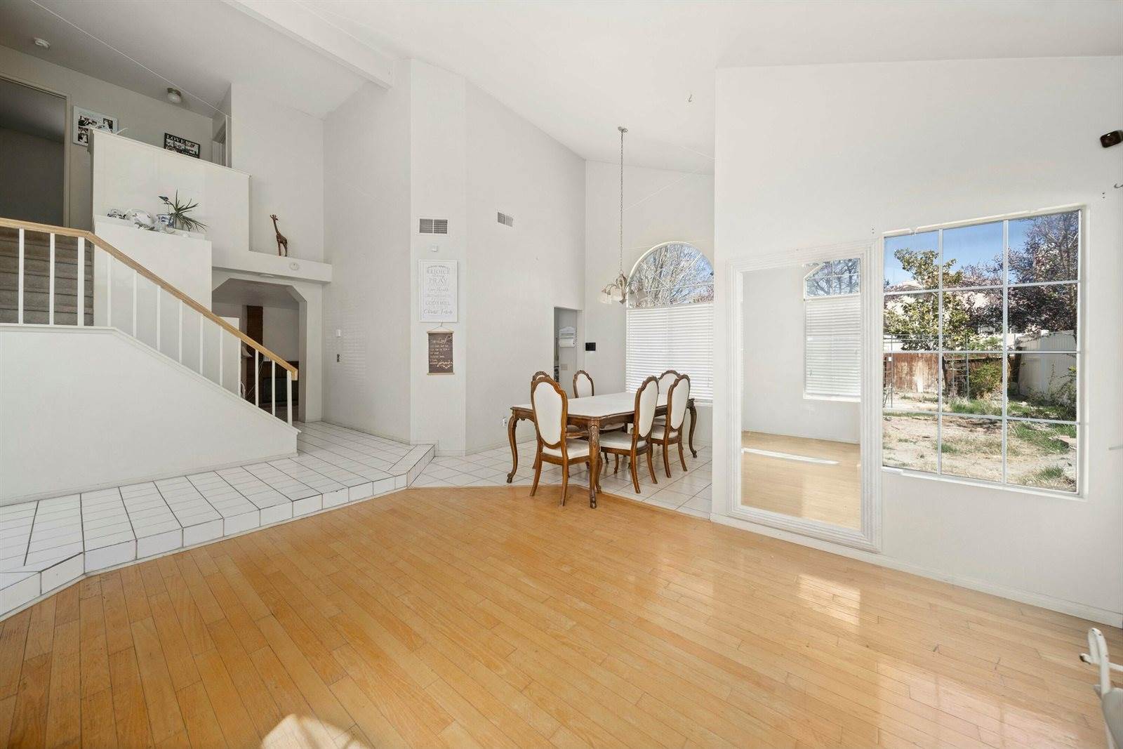 2535 Overland Avenue, Lancaster, CA 93536