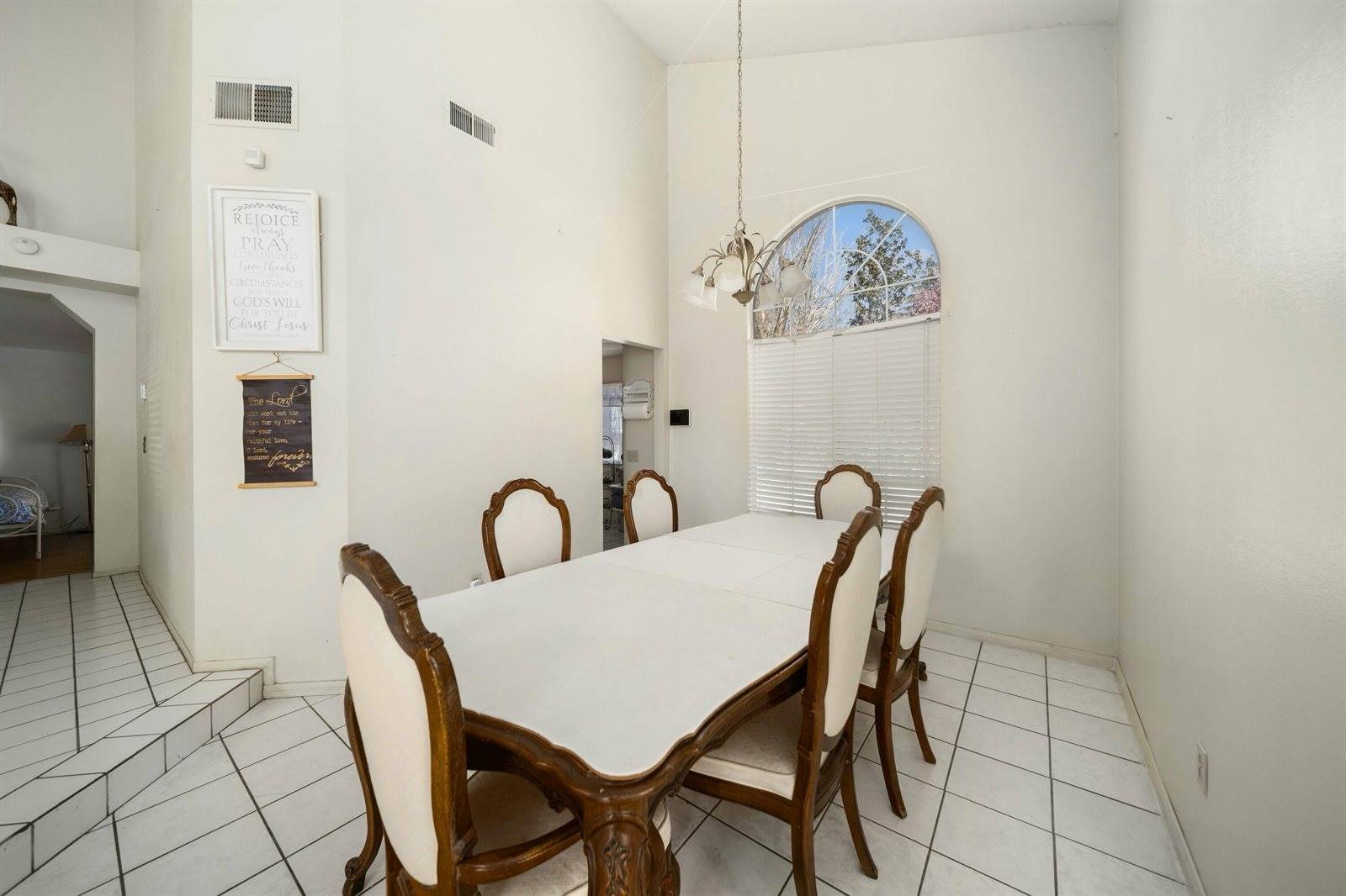 2535 Overland Avenue, Lancaster, CA 93536