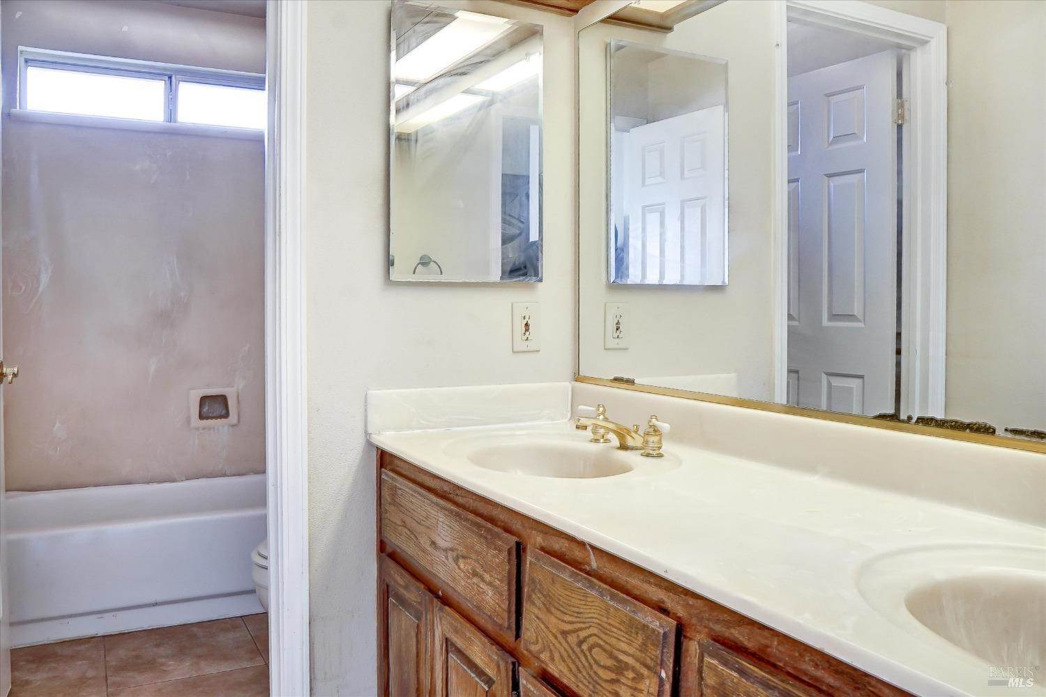 106 Glen Eagle Way, Vacaville, CA 95688