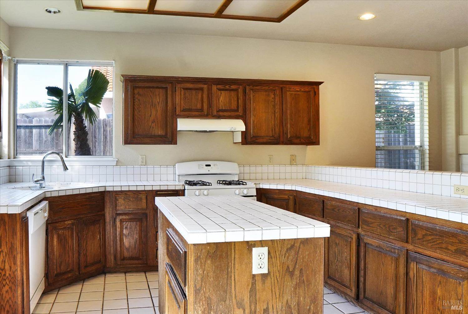 106 Glen Eagle Way, Vacaville, CA 95688