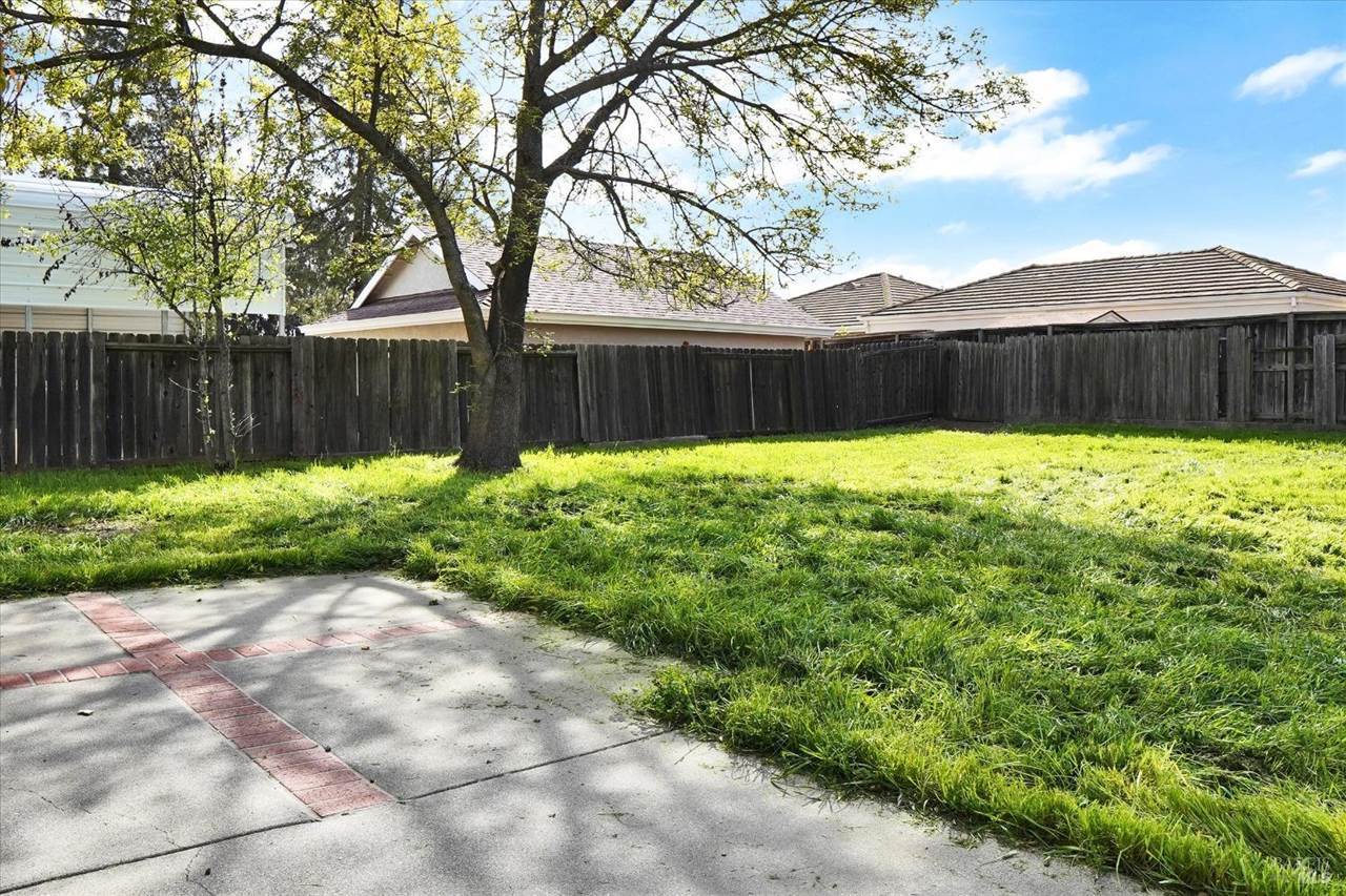106 Glen Eagle Way, Vacaville, CA 95688