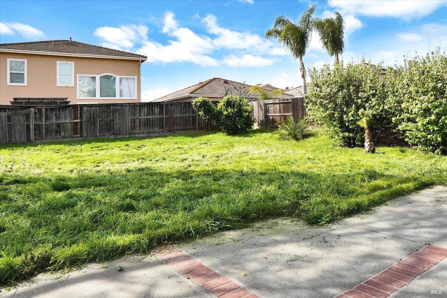 106 Glen Eagle Way, Vacaville, CA 95688