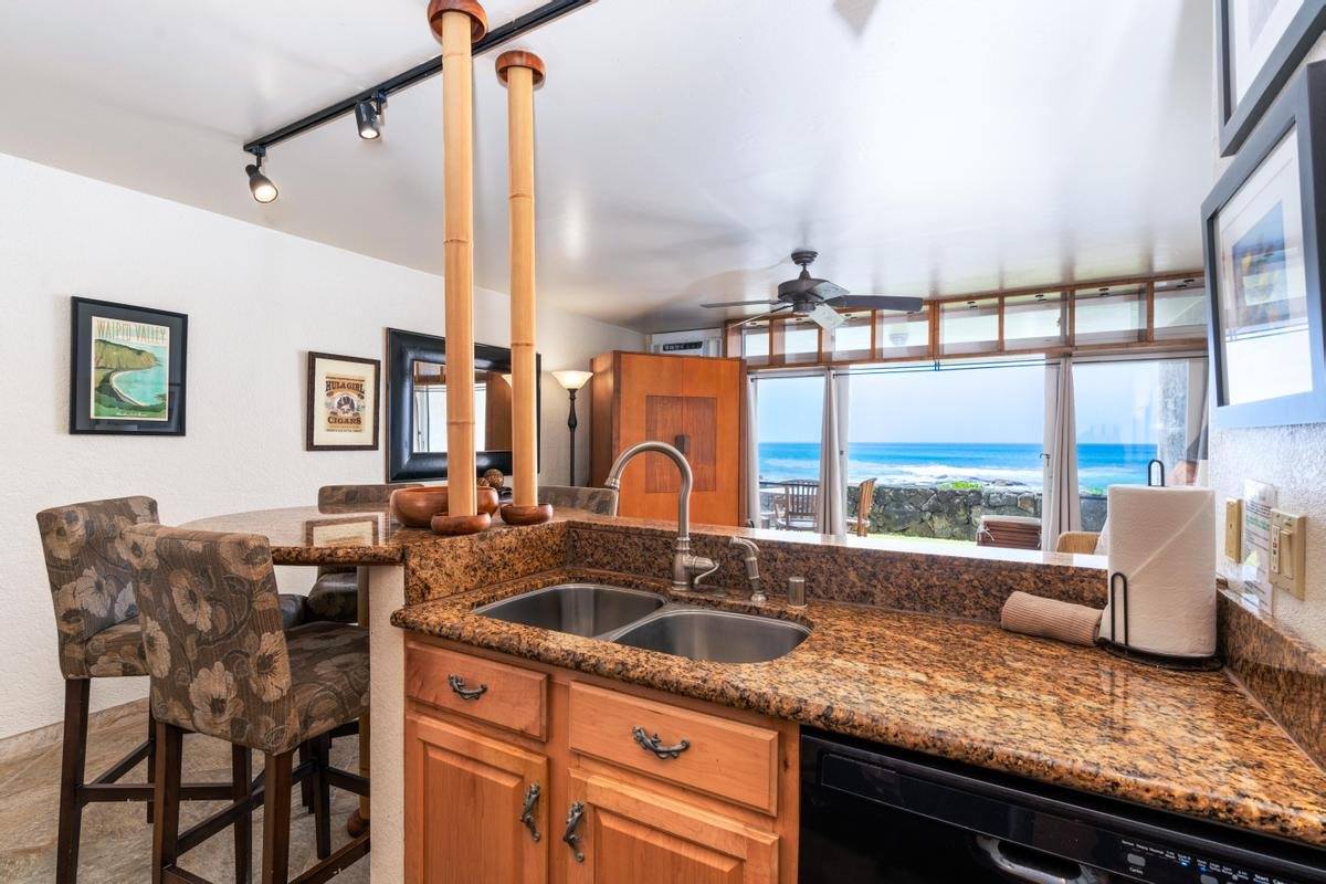 75-5888 Alii Dr, Kailua-Kona, HI 96740