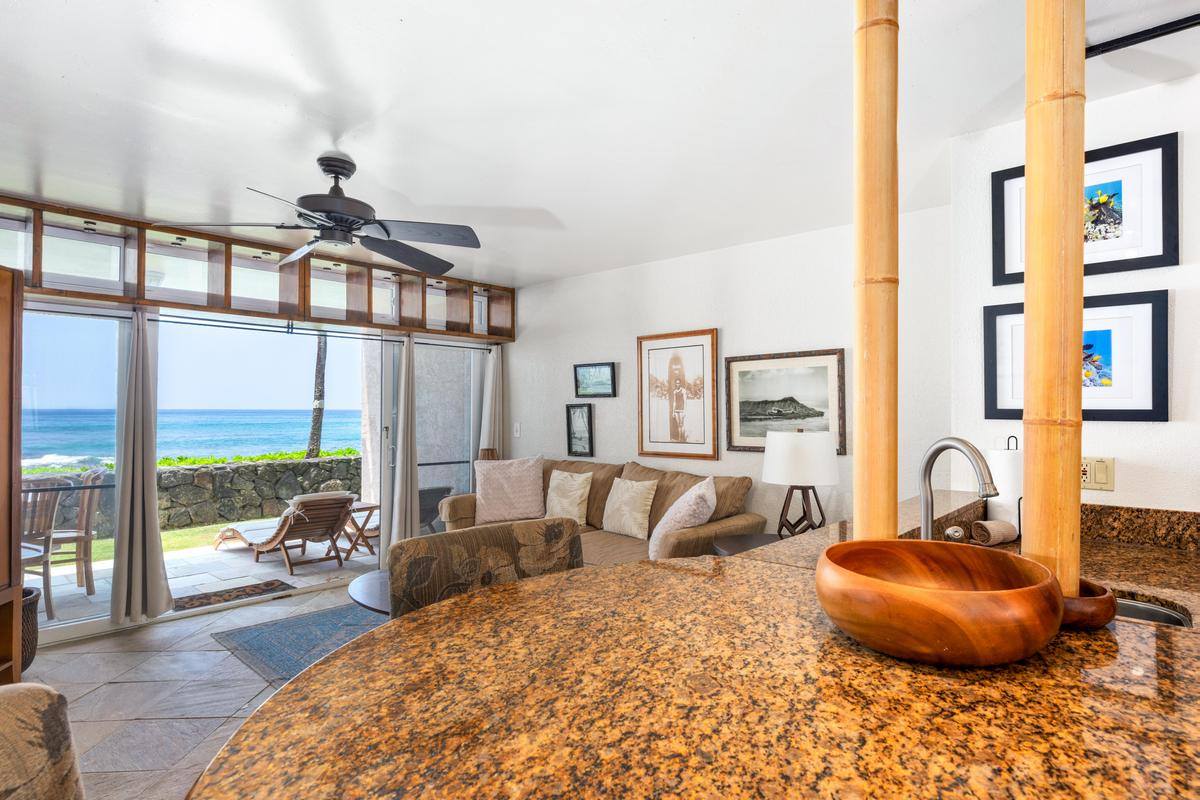 75-5888 Alii Dr, Kailua-Kona, HI 96740