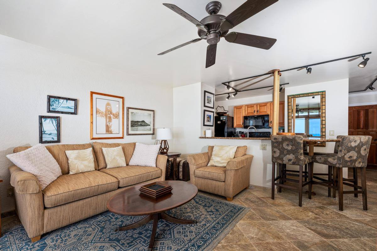 75-5888 Alii Dr, Kailua-Kona, HI 96740