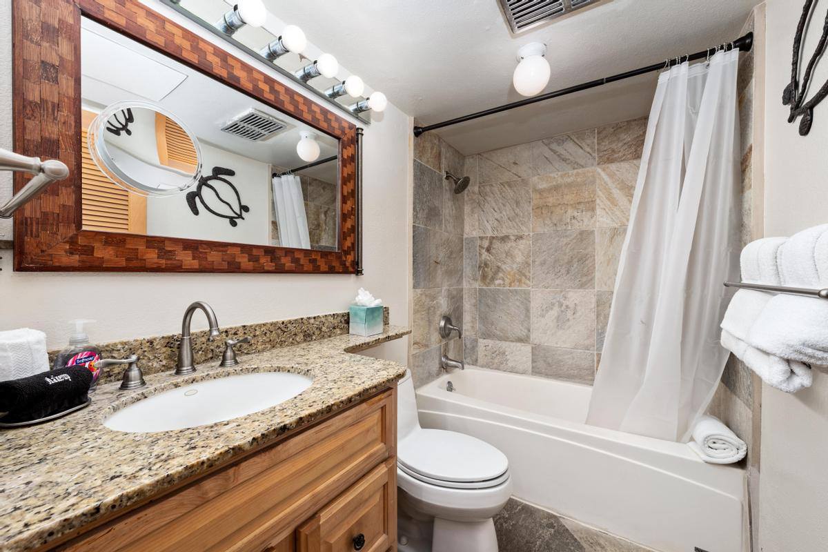 75-5888 Alii Dr, Kailua-Kona, HI 96740