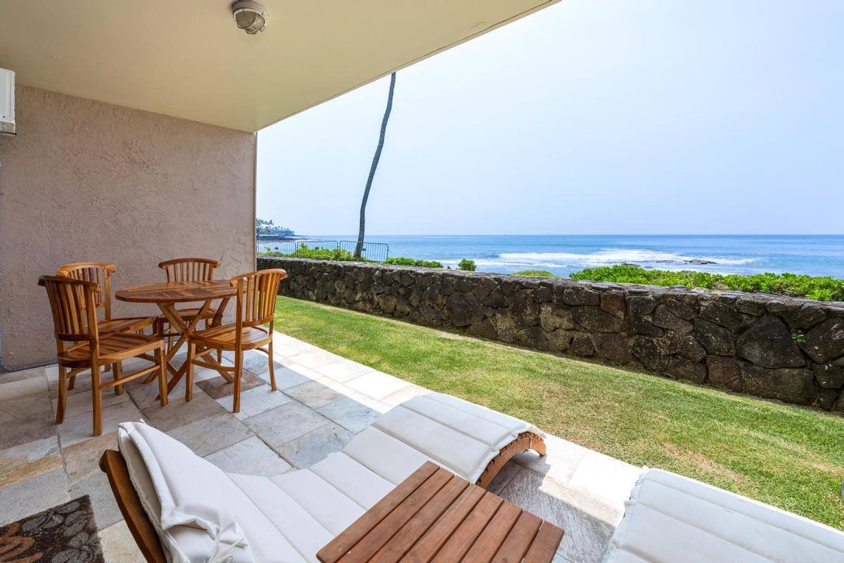 75-5888 Alii Dr, Kailua-Kona, HI 96740