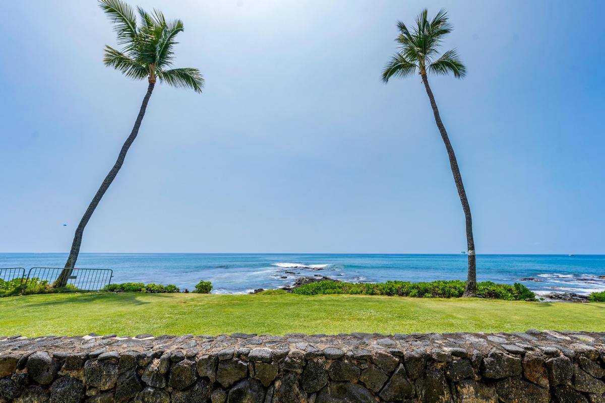 75-5888 Alii Dr, Kailua-Kona, HI 96740