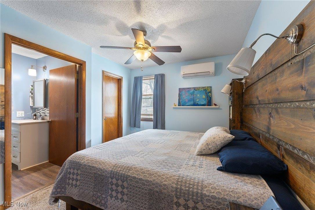 26 Deeringwood Drive, New Middletown, OH 44442